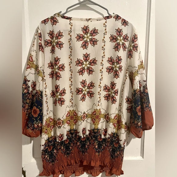 Women’s blouse - Picture 2 of 2